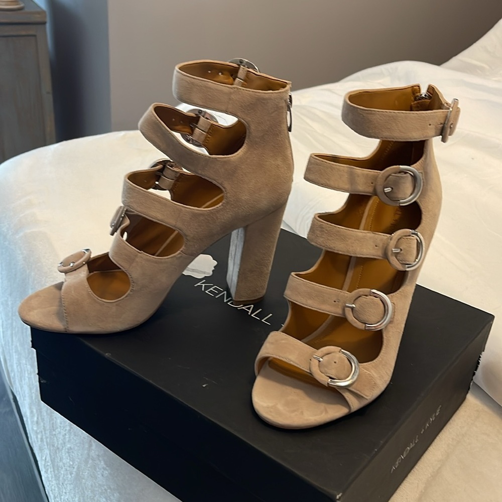 Kendall +Kylie beige leather upper strap sandal - Picture 2 of 4